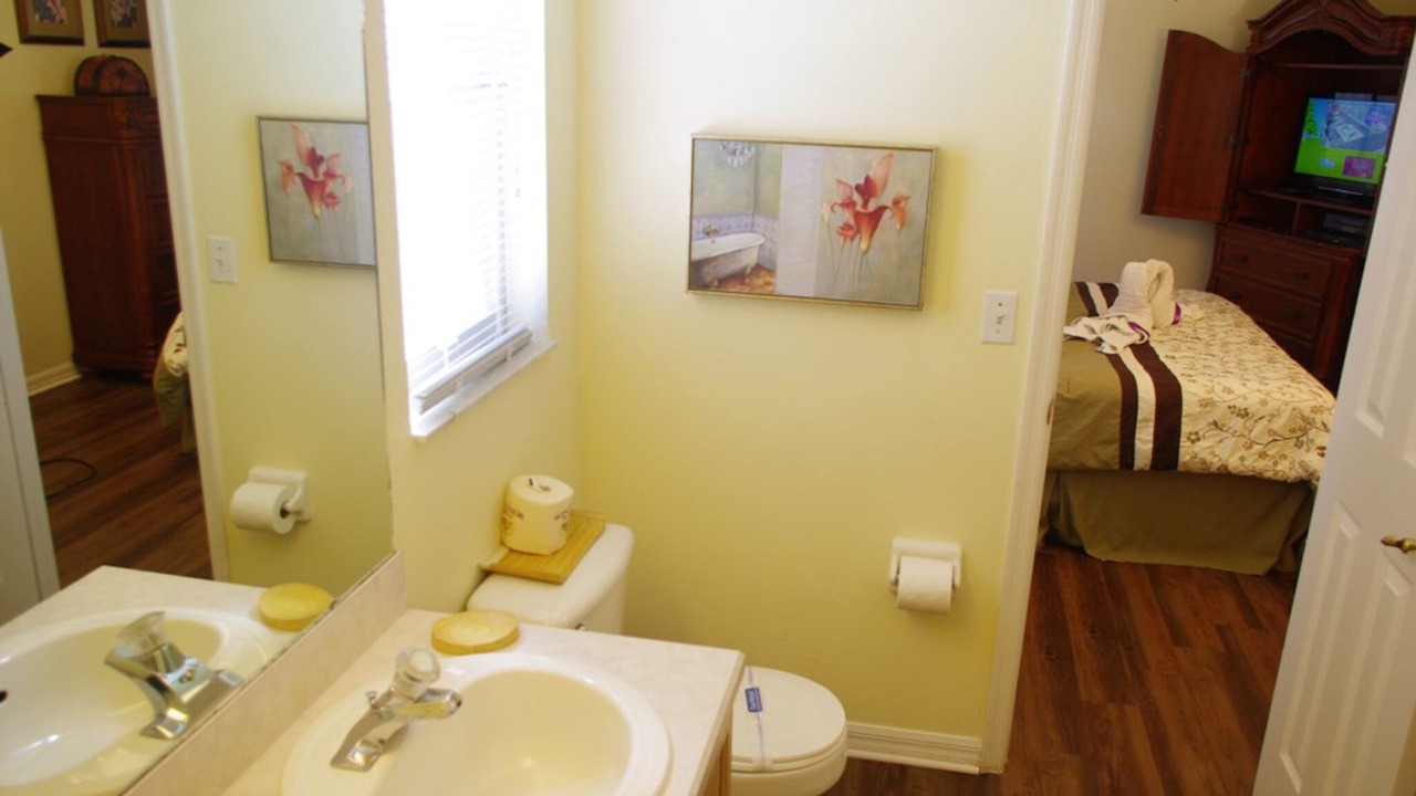 Photo of Bathroom in Bay Lake
