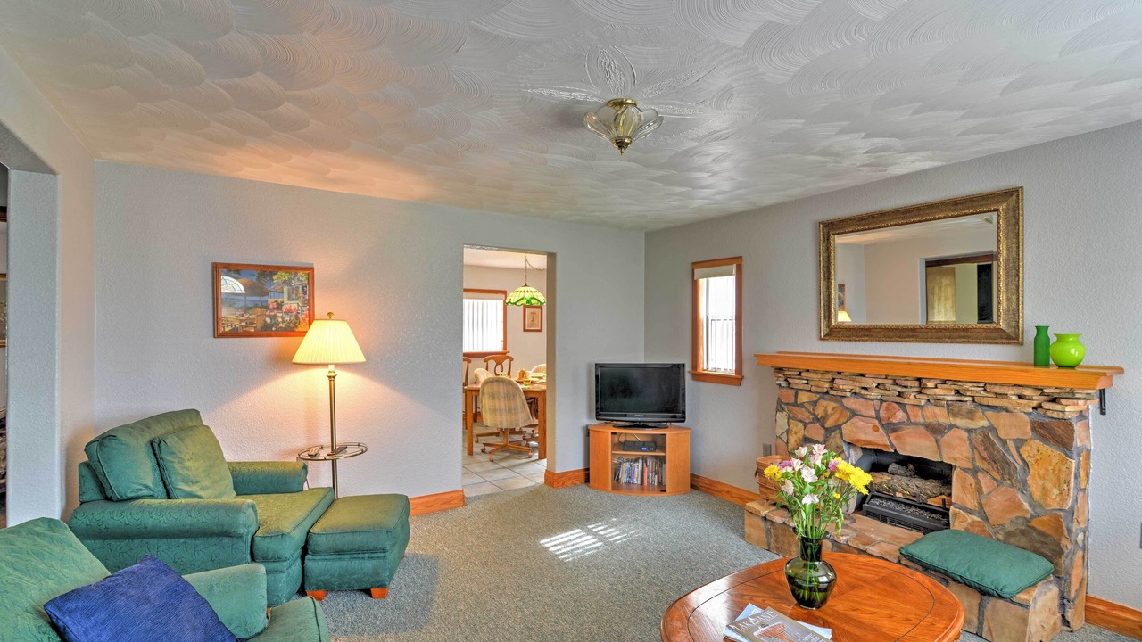 Photo of Livingroom in Swannanoa