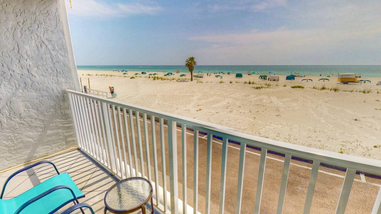 Photo of Patio Balcony in Treasure Island