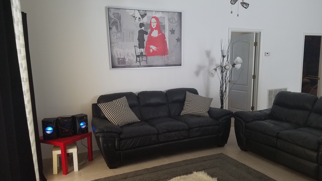 Photo of Livingroom in Sandy Ridge