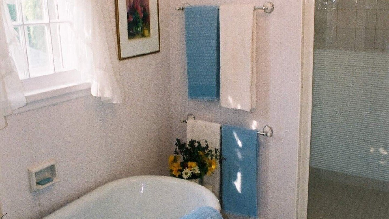 Photo of Bathroom in Shanty Bay