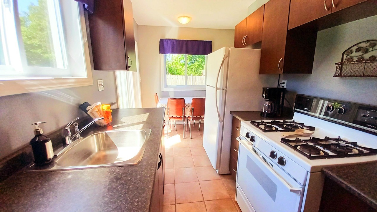Photo of Kitchen in Howe Island