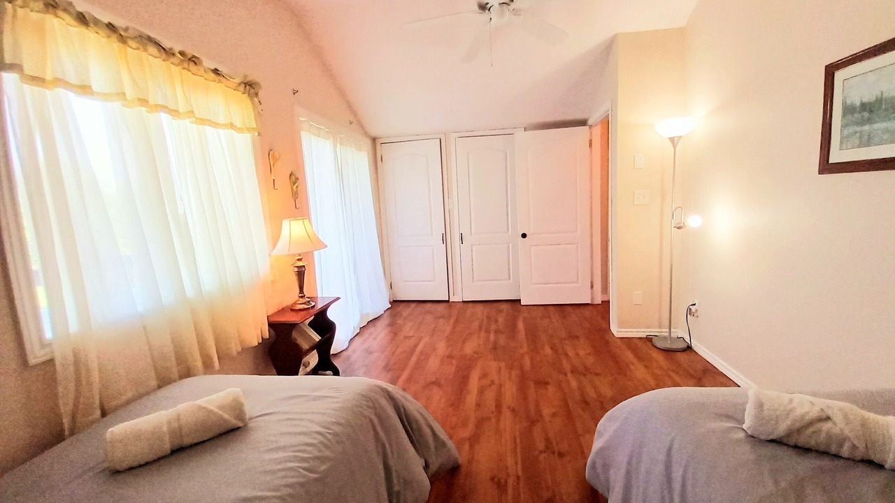Photo of Bedroom in Howe Island