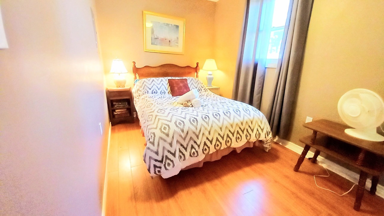 Photo of Bedroom in Howe Island