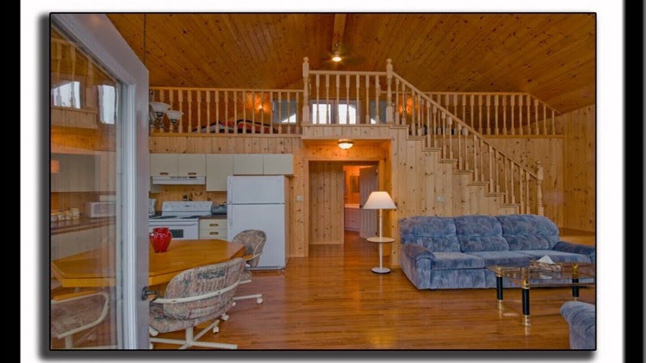 Photo of Livingroom in Unorganized Centre Parry Sound