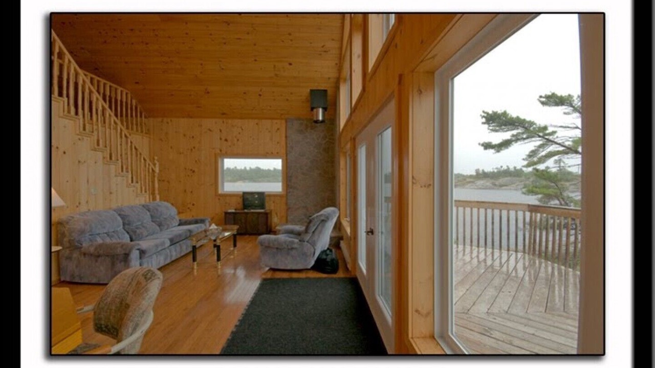 Photo of Livingroom in Unorganized Centre Parry Sound