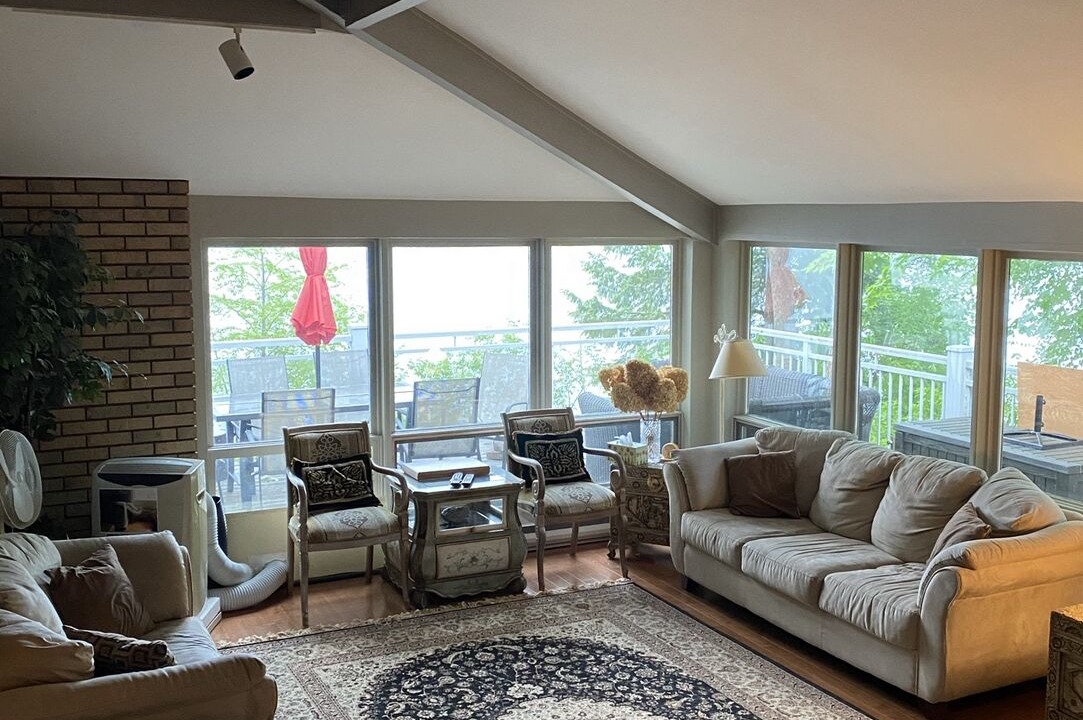 Photo of Livingroom in Gravenhurst