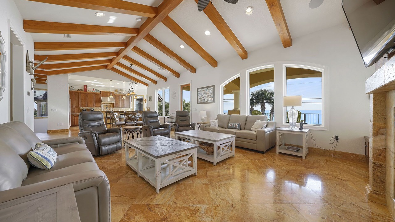 Photo of Livingroom in Miramar Beach
