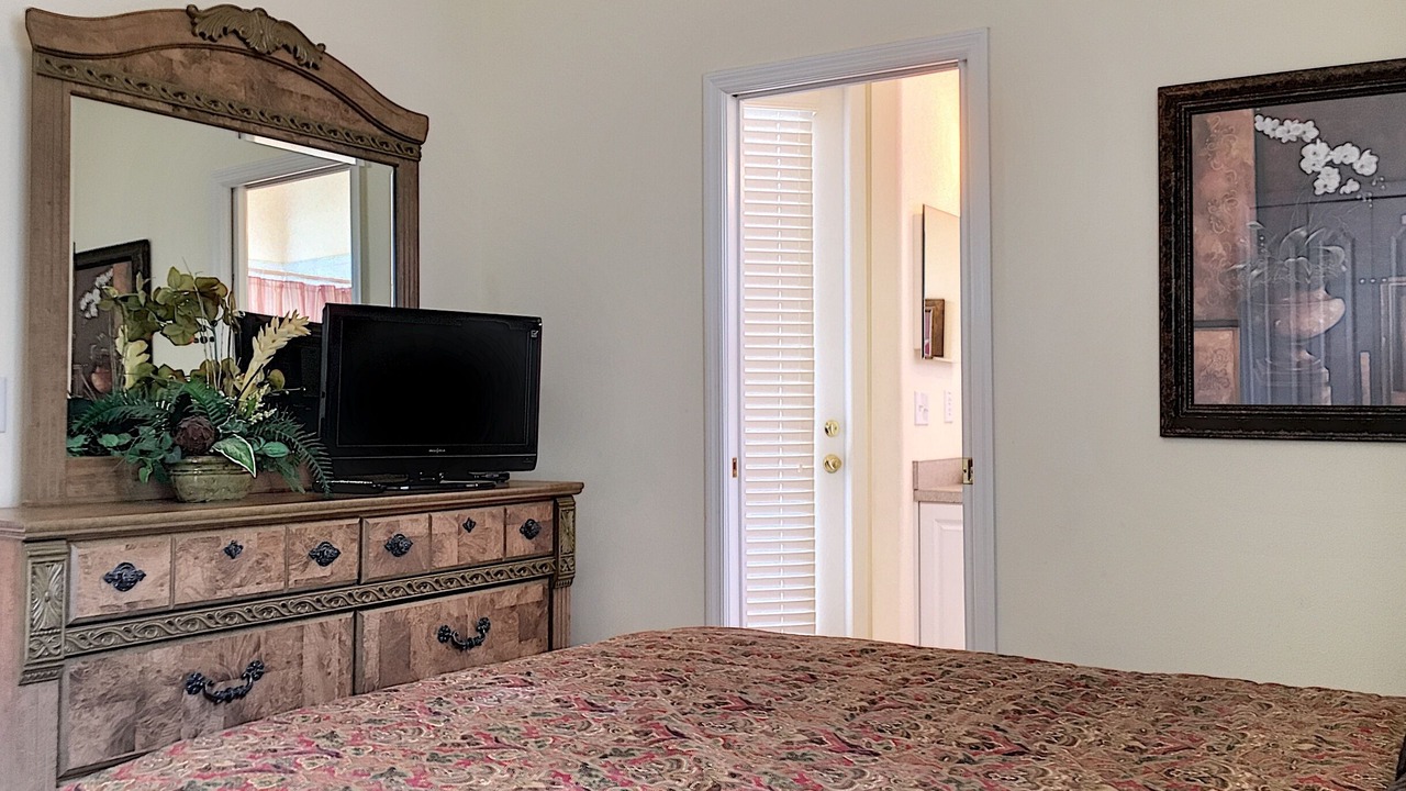 Photo of Bedroom in Tuscan Hills