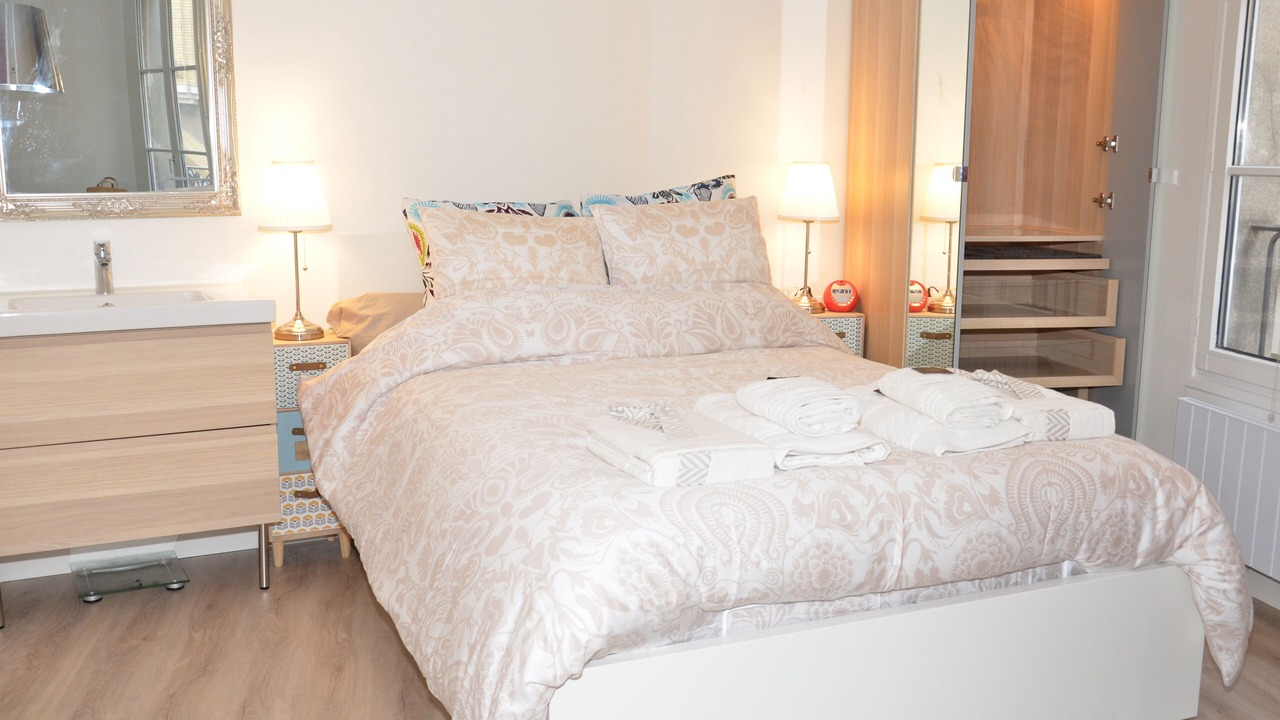 Photo of Bedroom in Sorbonne