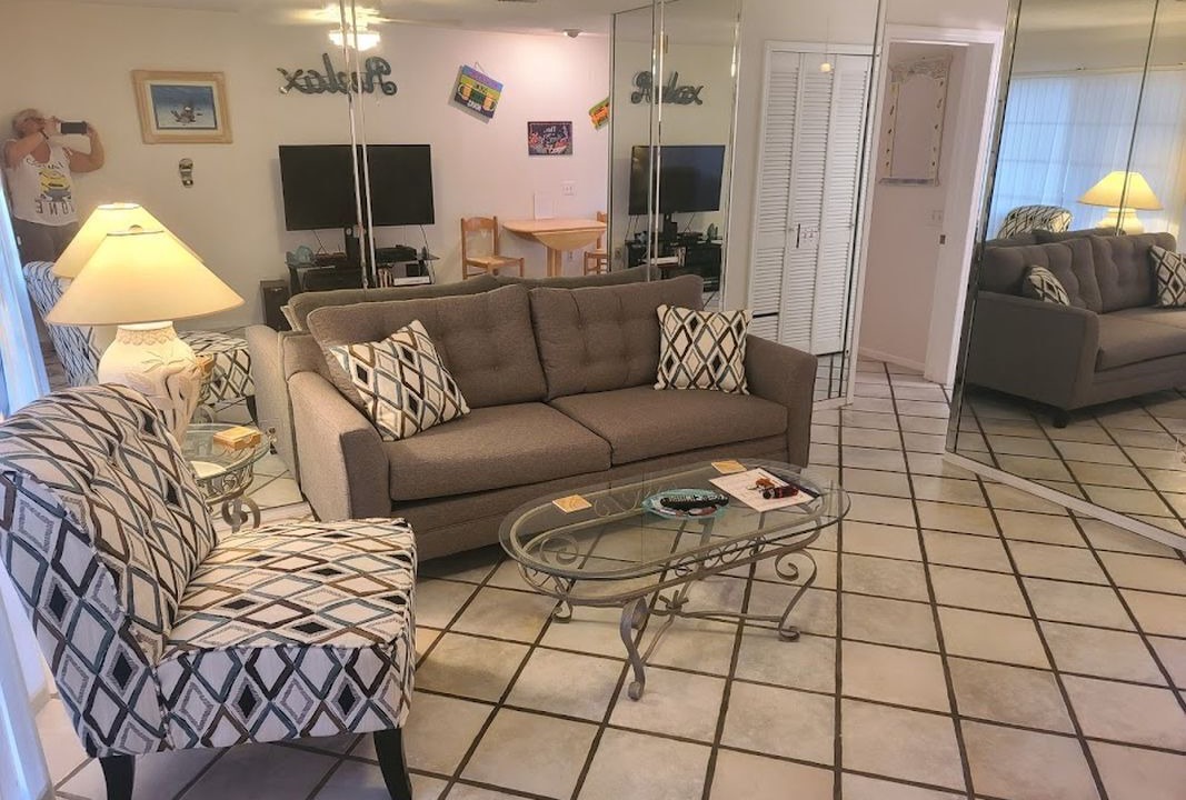Photo of Livingroom in Lutz