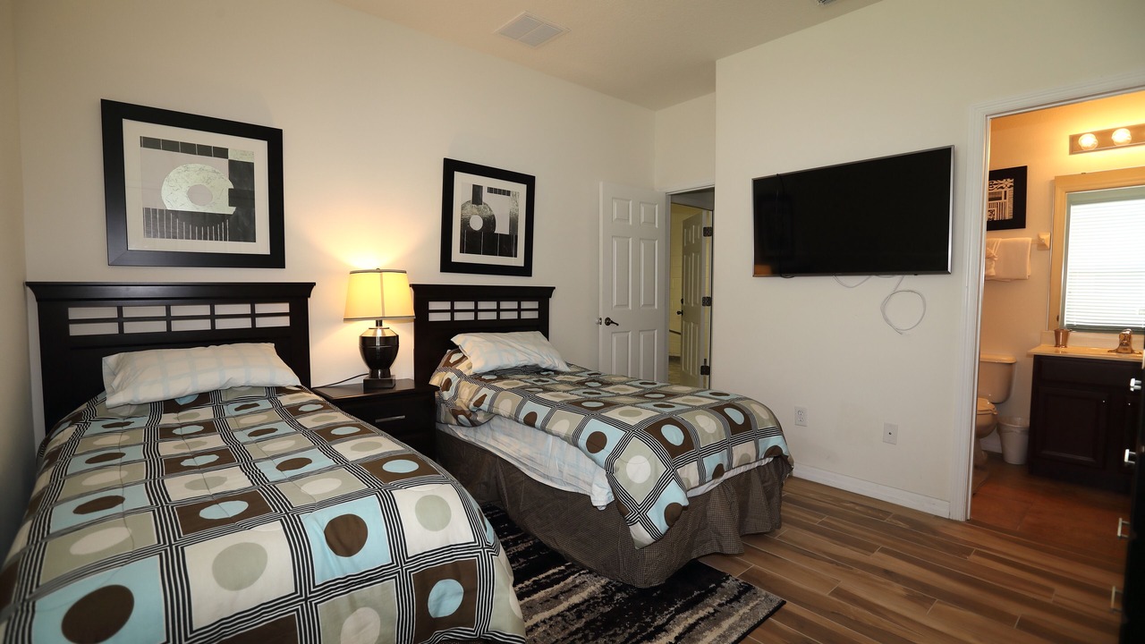 Photo of Bedroom in Watersong