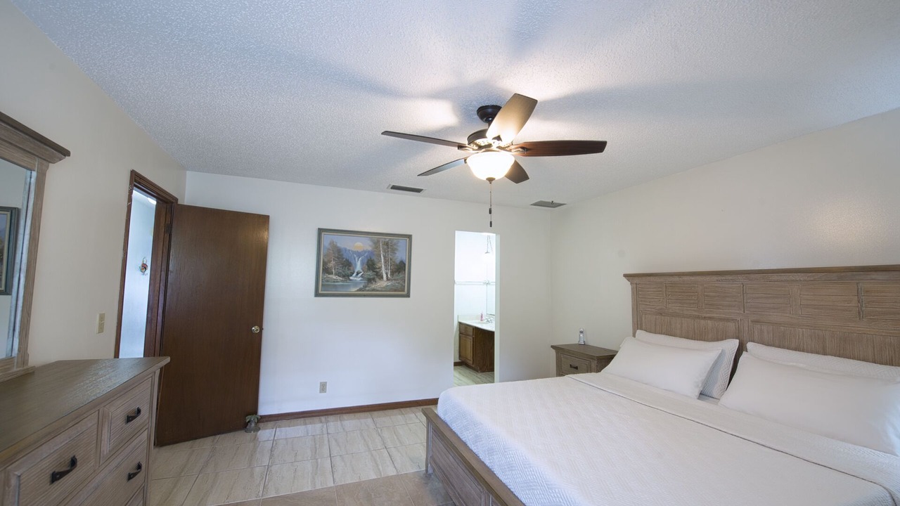 Photo of Bedroom in Eastlake Weir