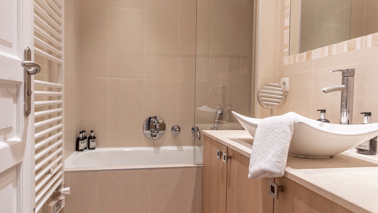 Photo of Bathroom in Quartier du Gros-Caillou