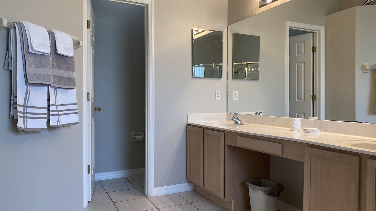 Photo of Bathroom in Crescent Lakes