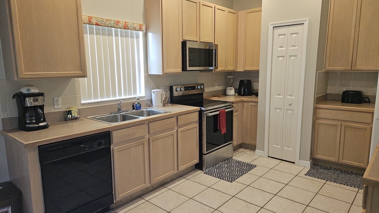 Photo of Kitchen in Crescent Lakes