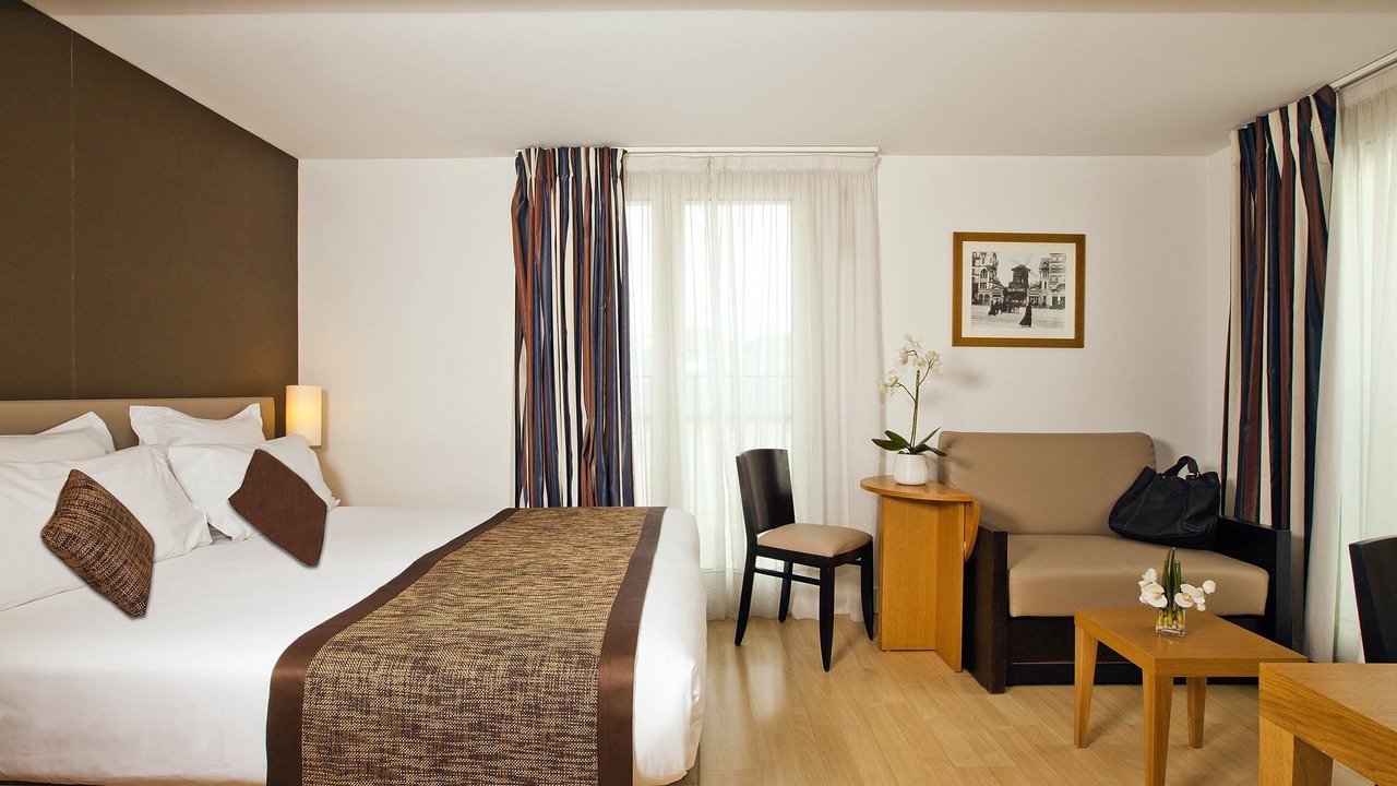 Photo of Bedroom in Chaussee-d'Antin