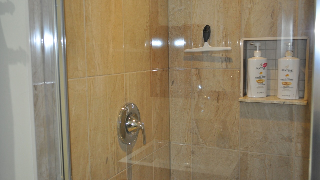 Photo of Bathroom in Alexandra Park