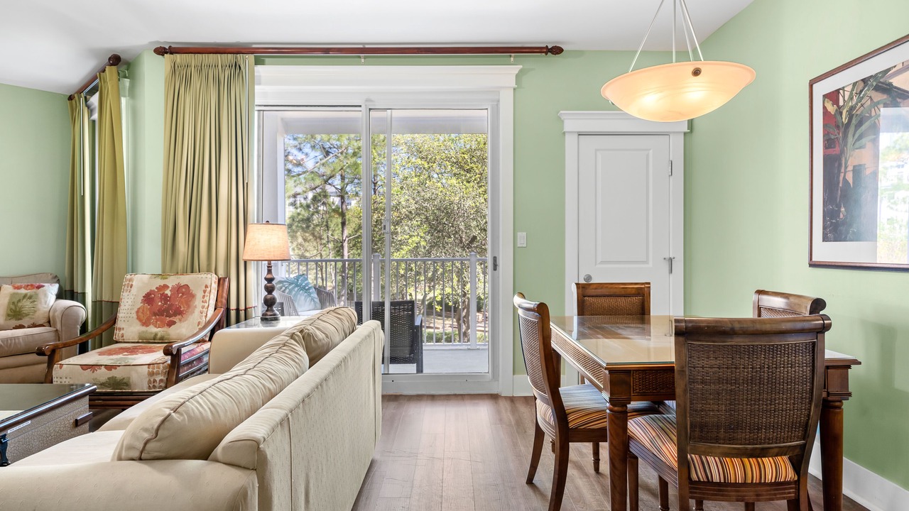 Photo of Livingroom in Baytowne Wharf