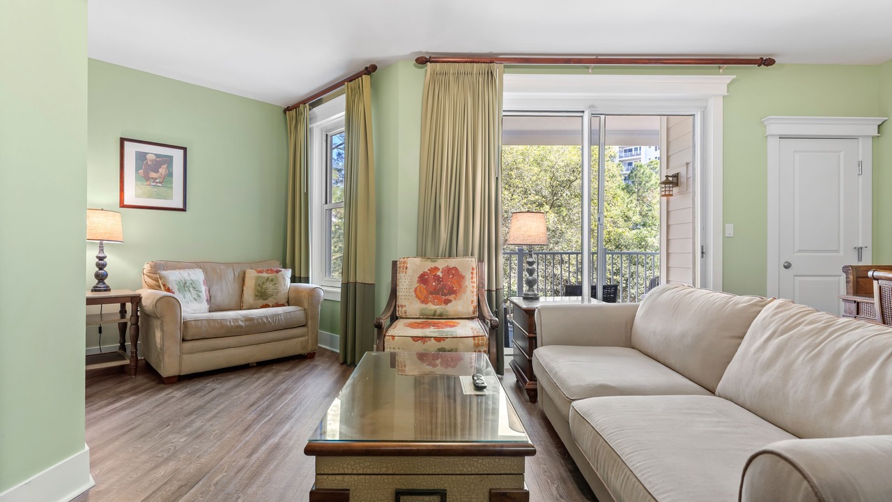 Photo of Livingroom in Baytowne Wharf