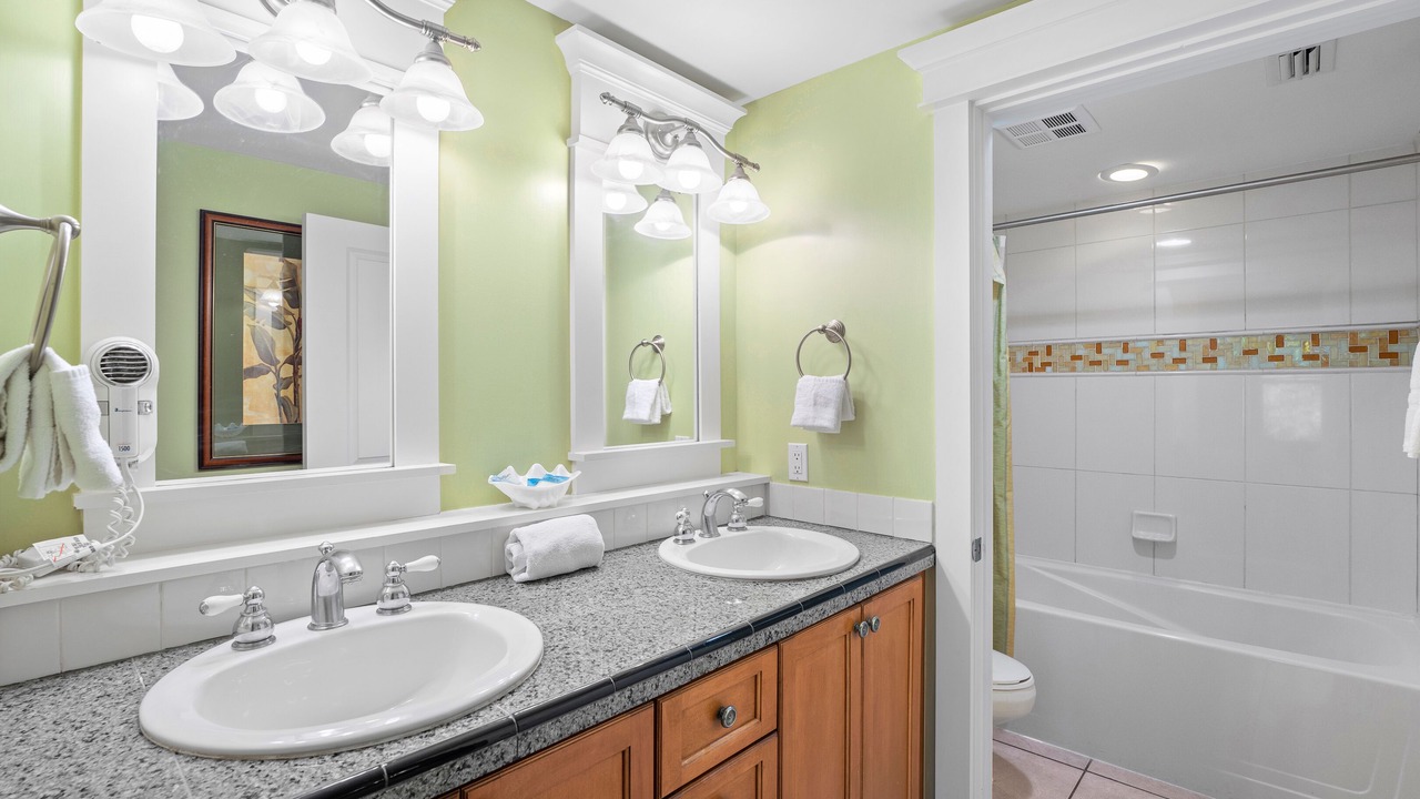 Photo of Bathroom in Baytowne Wharf
