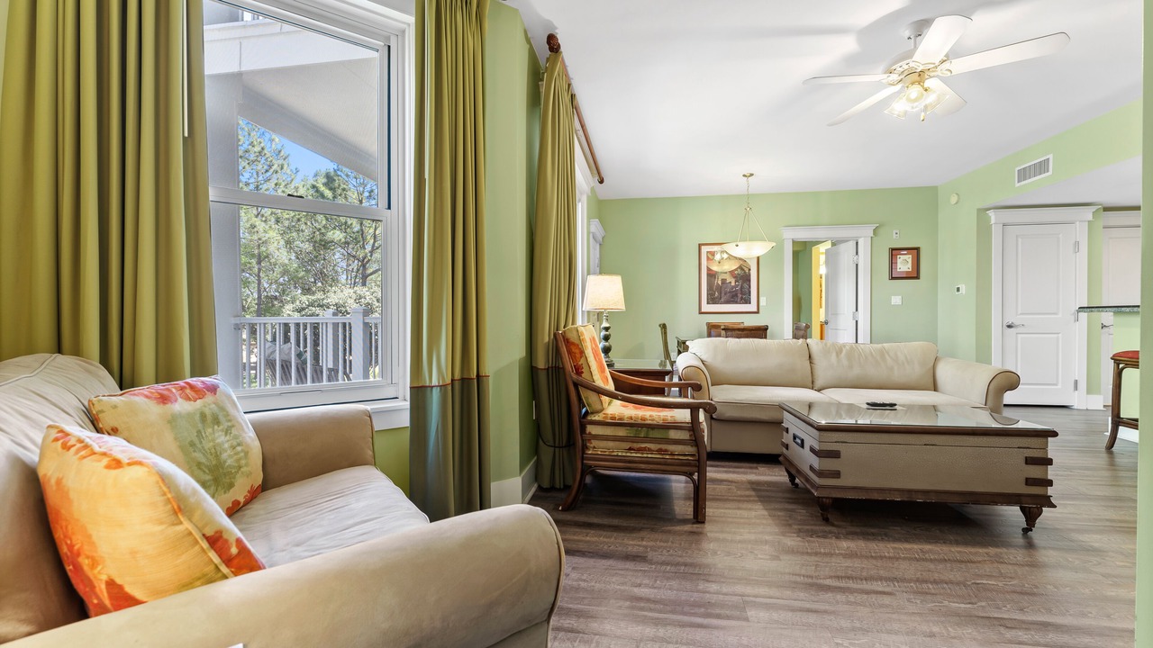 Photo of Livingroom in Baytowne Wharf