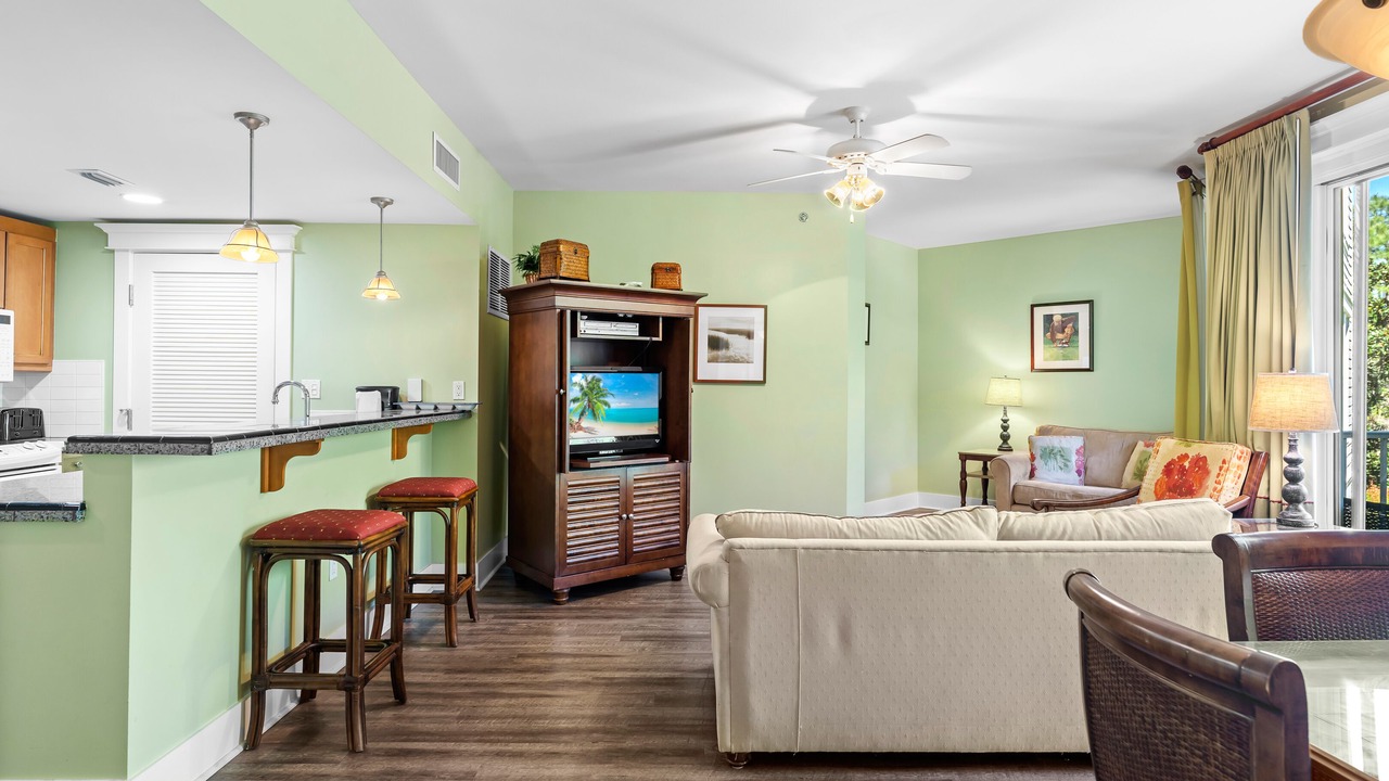 Photo of Livingroom in Baytowne Wharf
