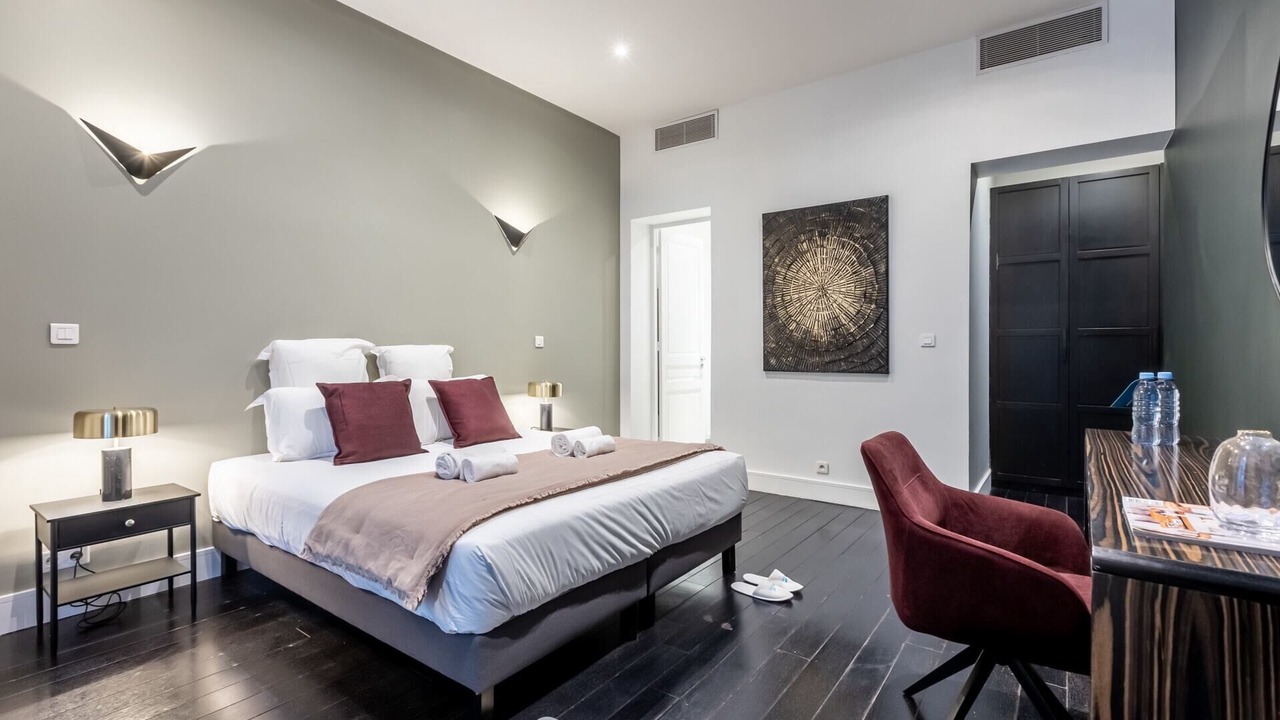 Photo of Bedroom in Champs-Elysees