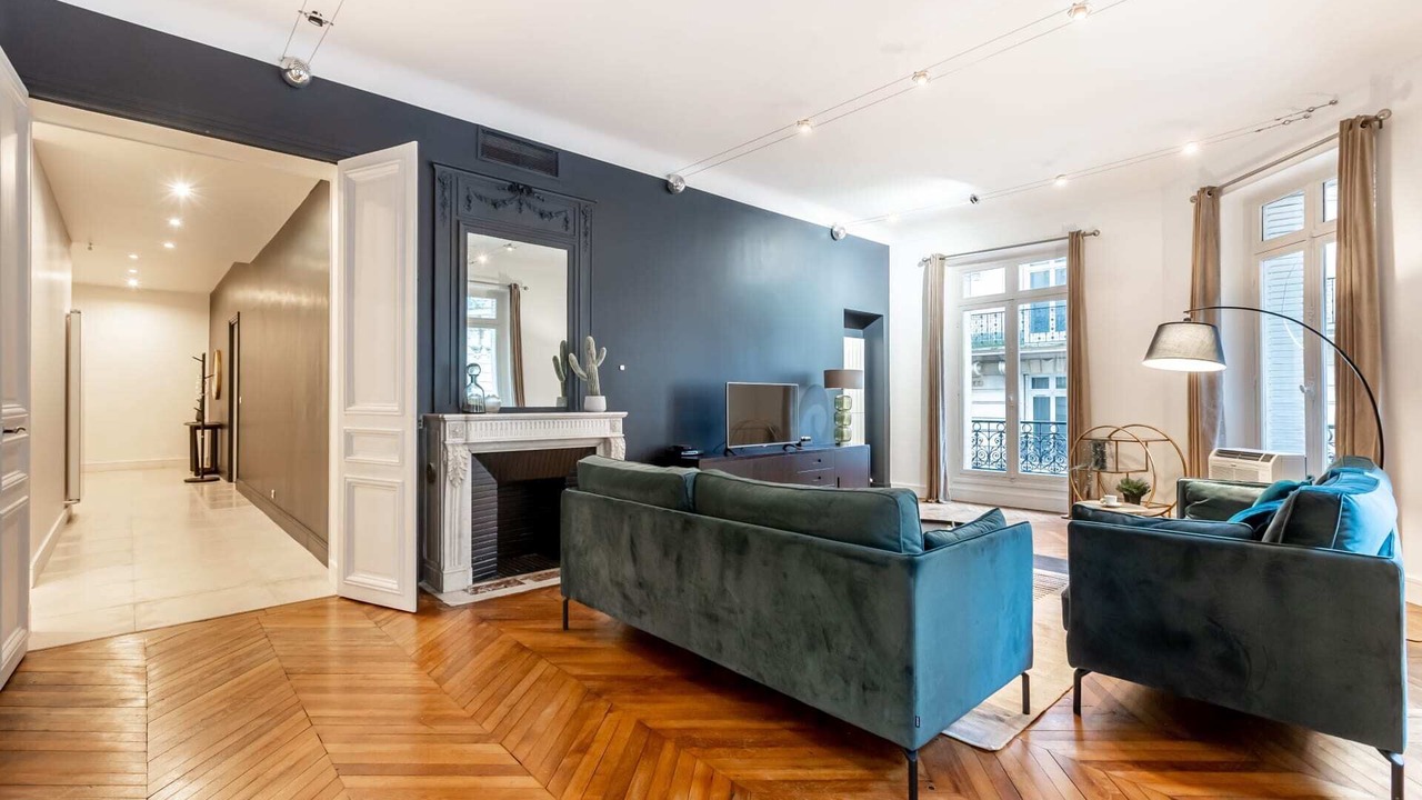 Photo of Livingroom in Champs-Elysees