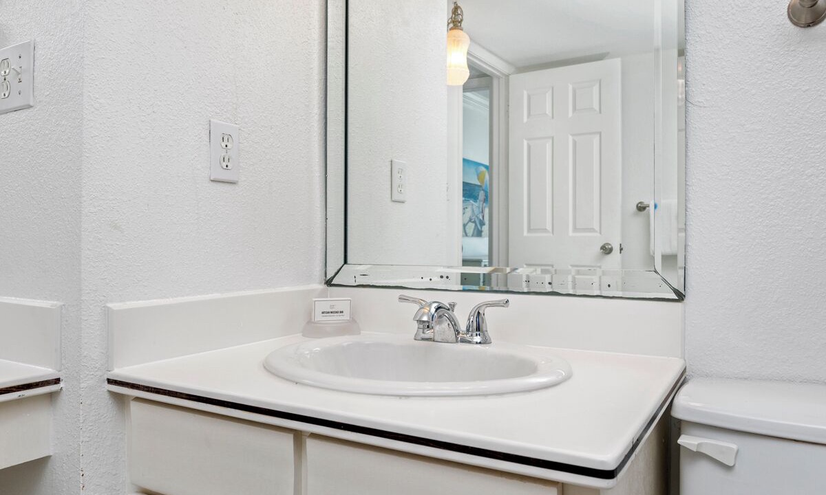 Photo of Bathroom in Holiday Isle