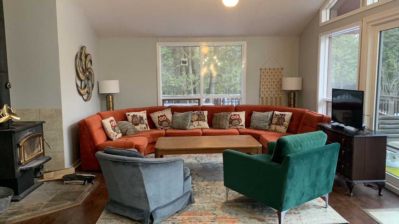 Photo of Livingroom in Flesherton