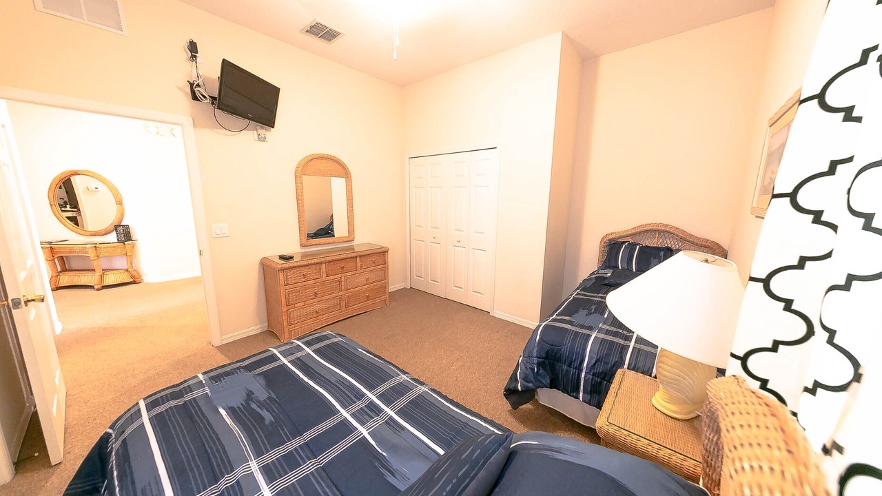 Photo of Bedroom in Lake Davenport Estates