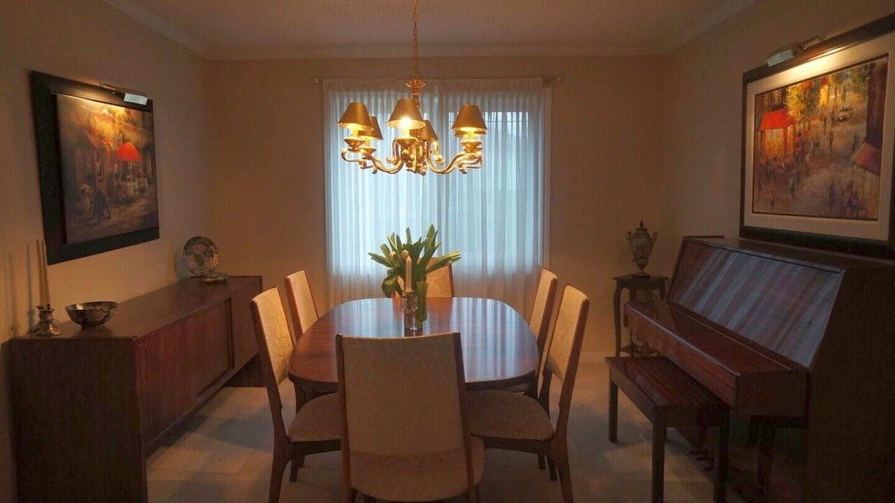 Photo of Livingroom in Burlington