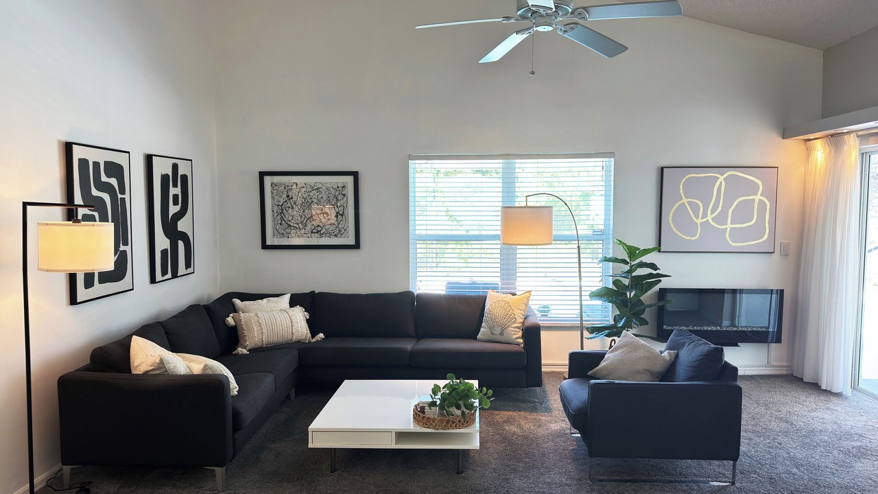 Photo of Livingroom in Oakpoint