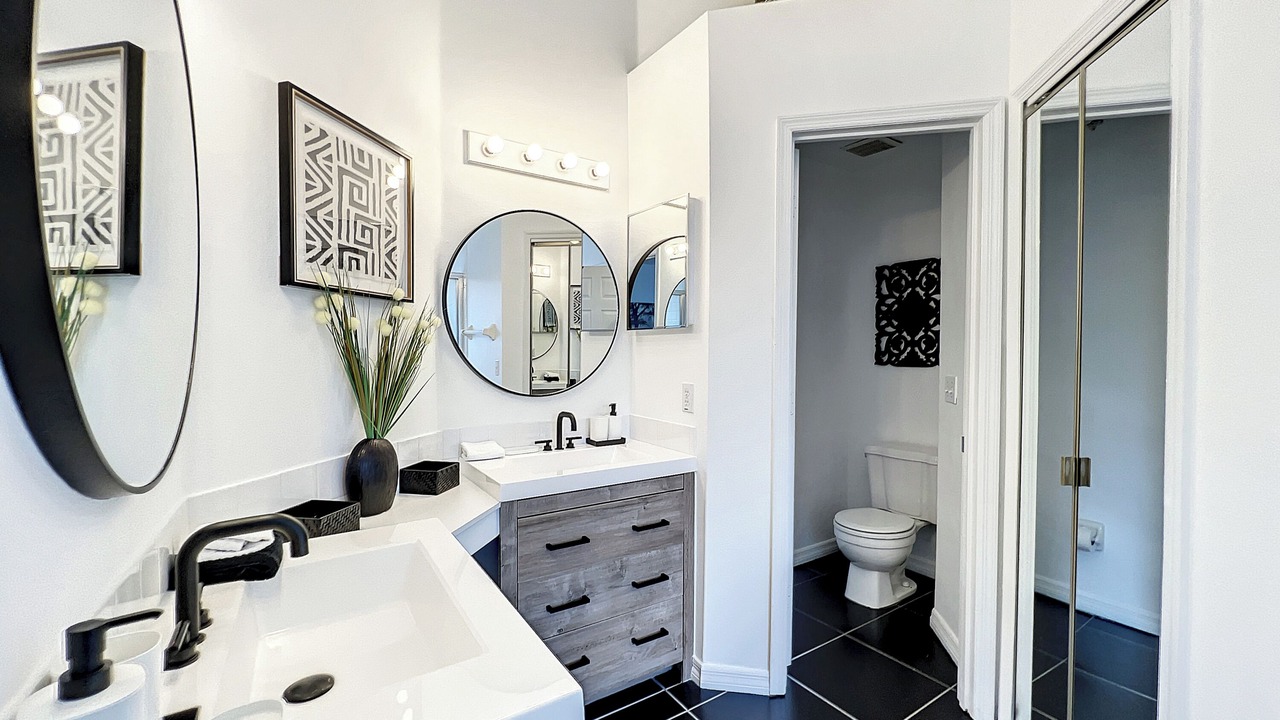 Photo of Bathroom in Oakpoint