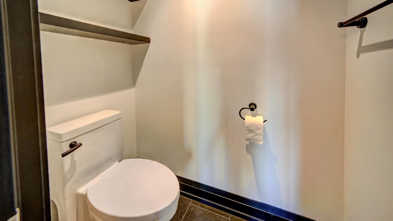 Photo of Bathroom in Toronto Entertainment District