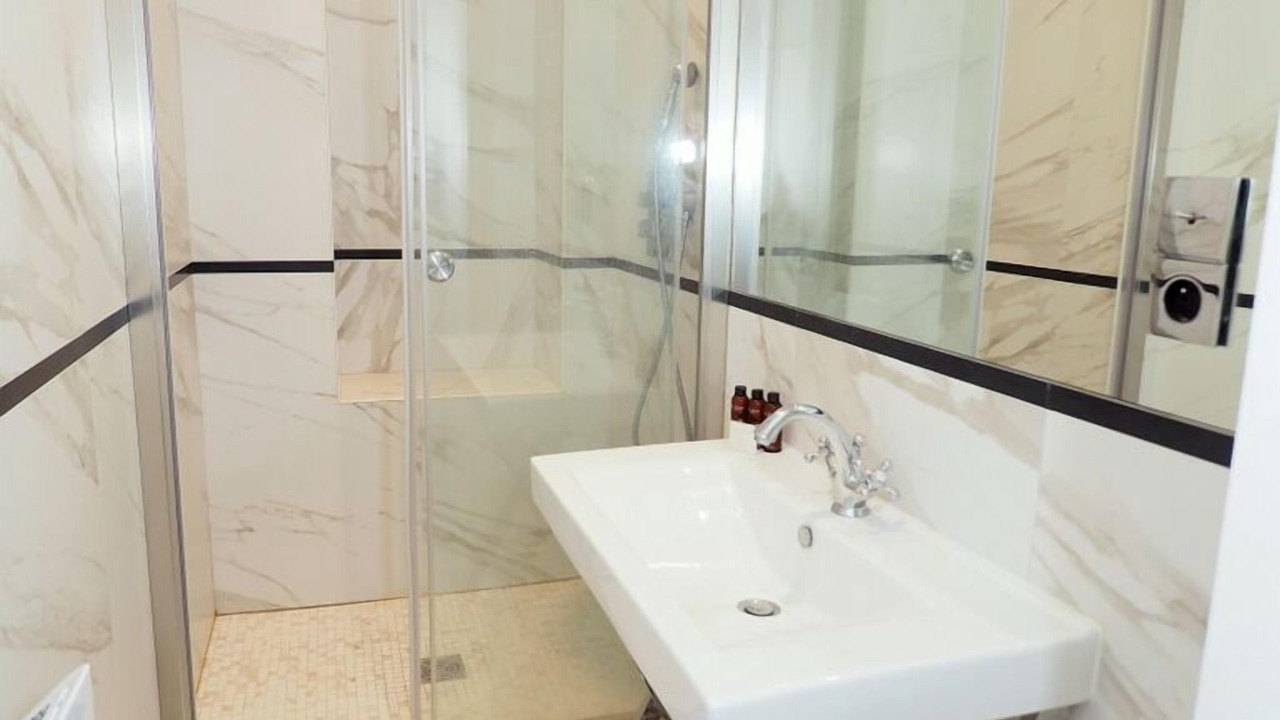 Photo of Bathroom in Faubourg Saint-Germain