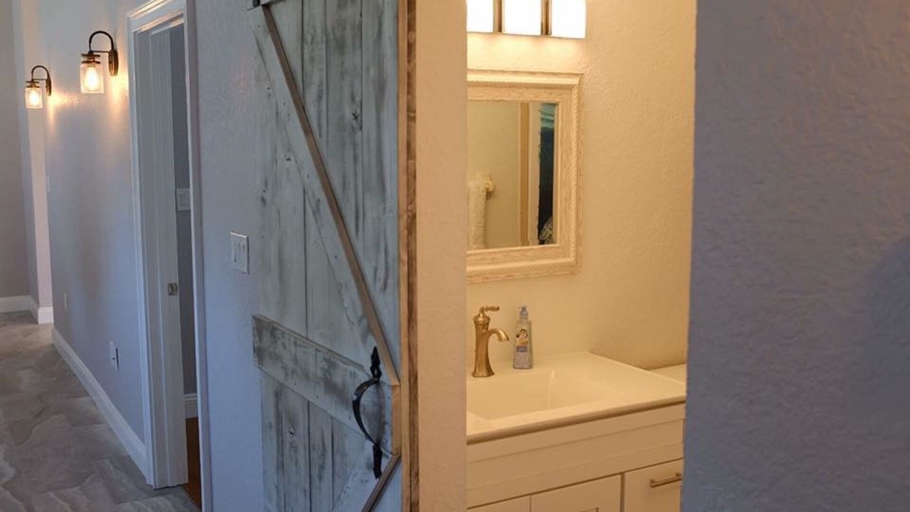 Photo of Bathroom in Lakeland