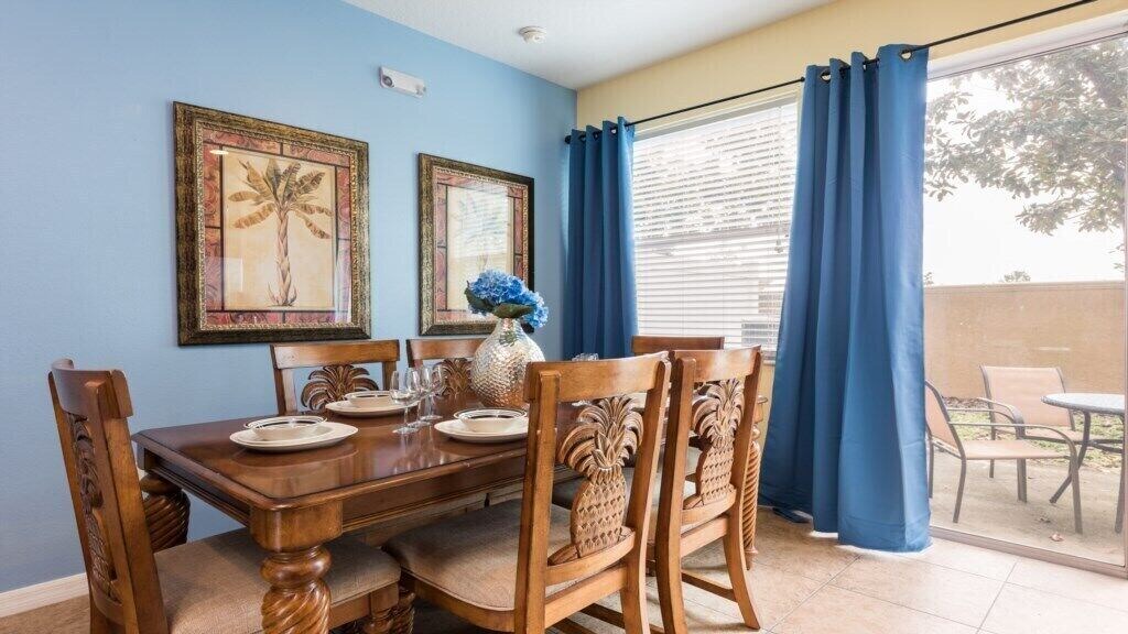 Photo of Livingroom in Crestwynd Bay