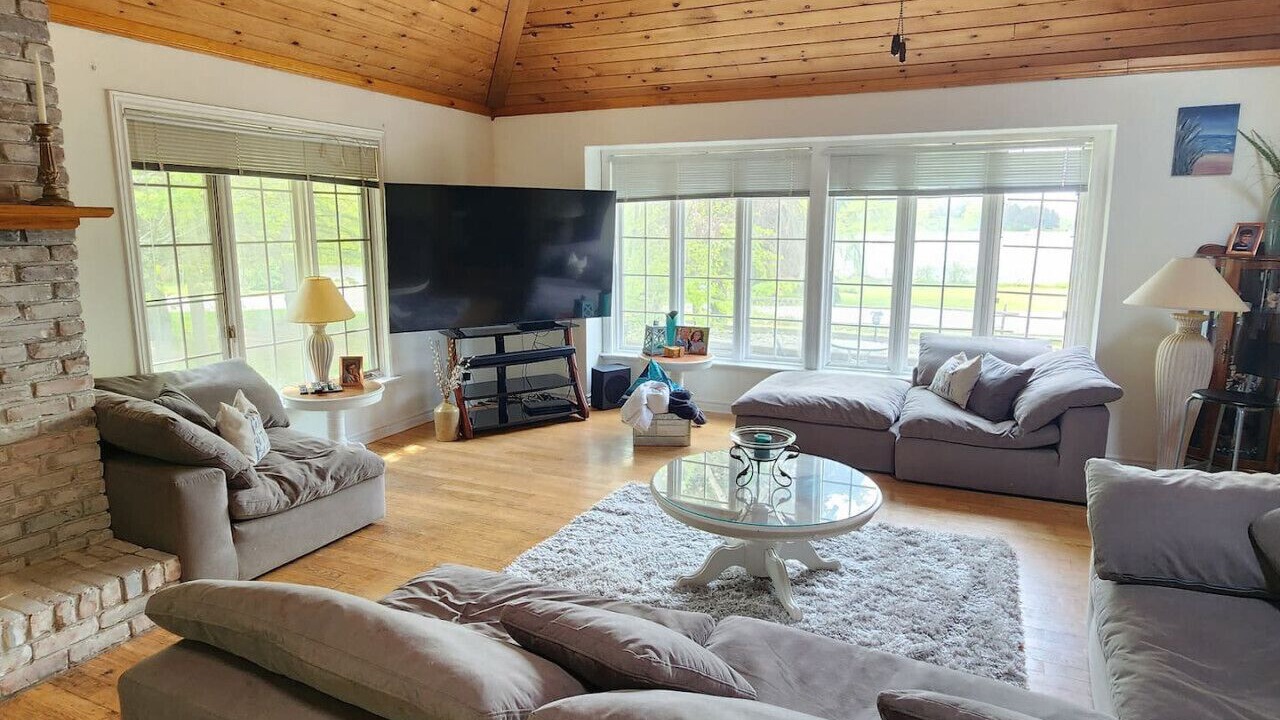 Photo of Livingroom in Picton