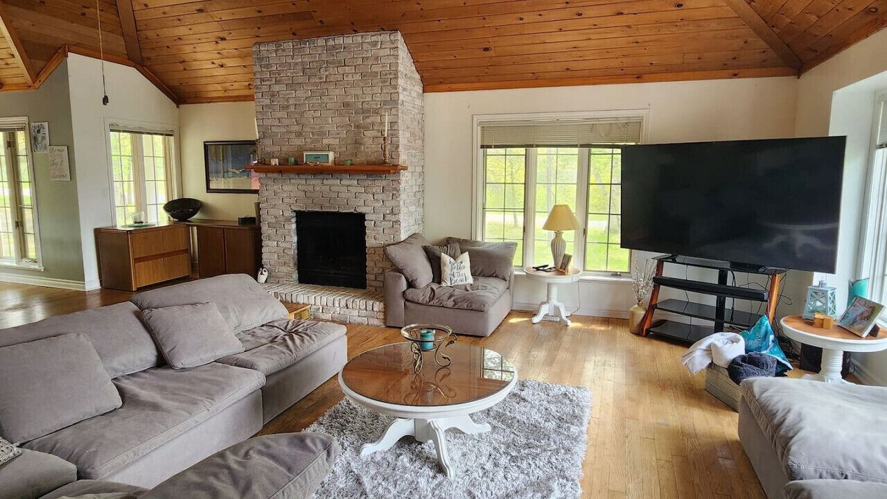 Photo of Livingroom in Picton
