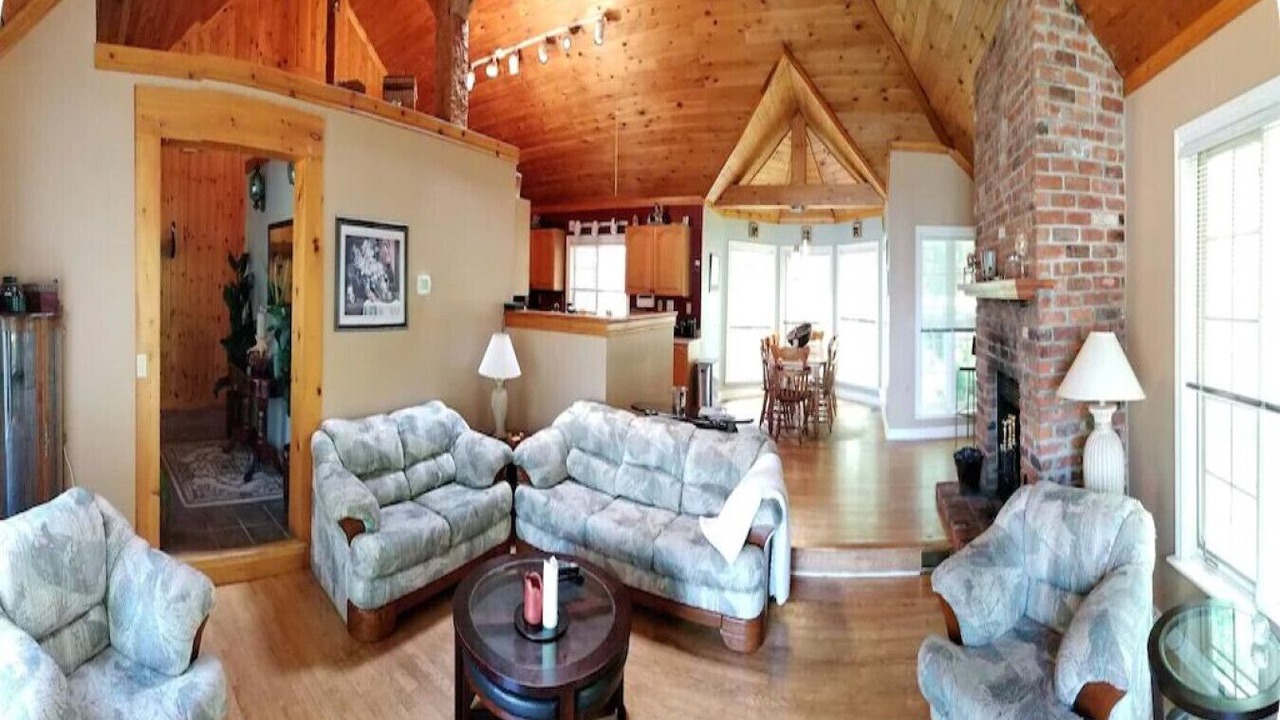 Photo of Livingroom in Picton