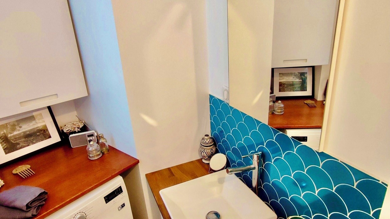 Photo of Bathroom in Quartier des Grandes-Carrieres
