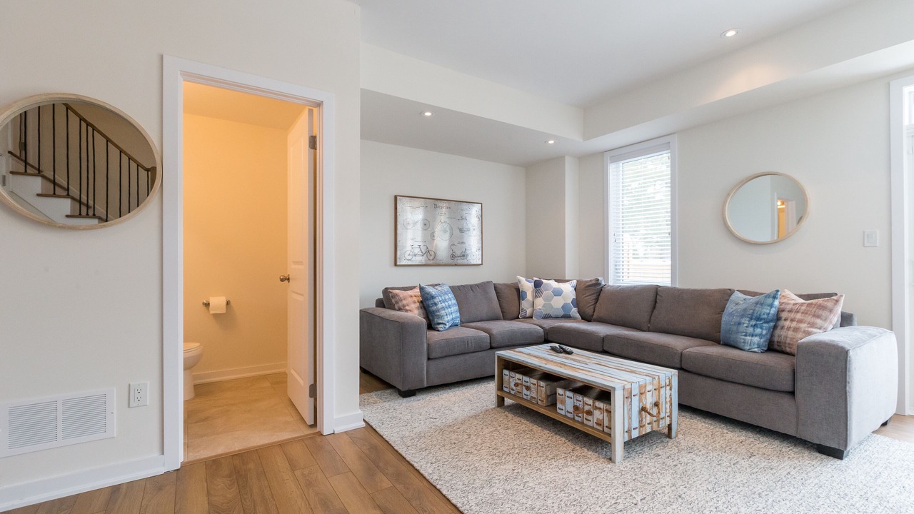 Photo of Livingroom in Wasaga Beach