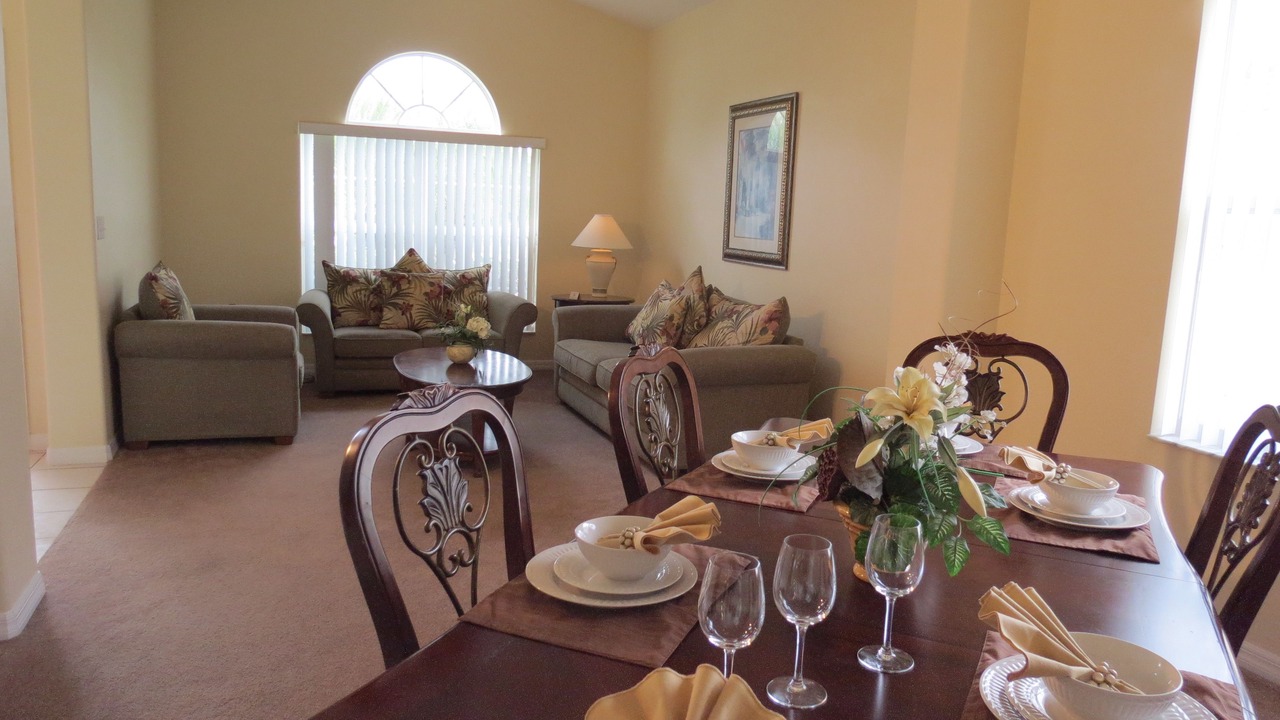Photo of Livingroom in Lindfields