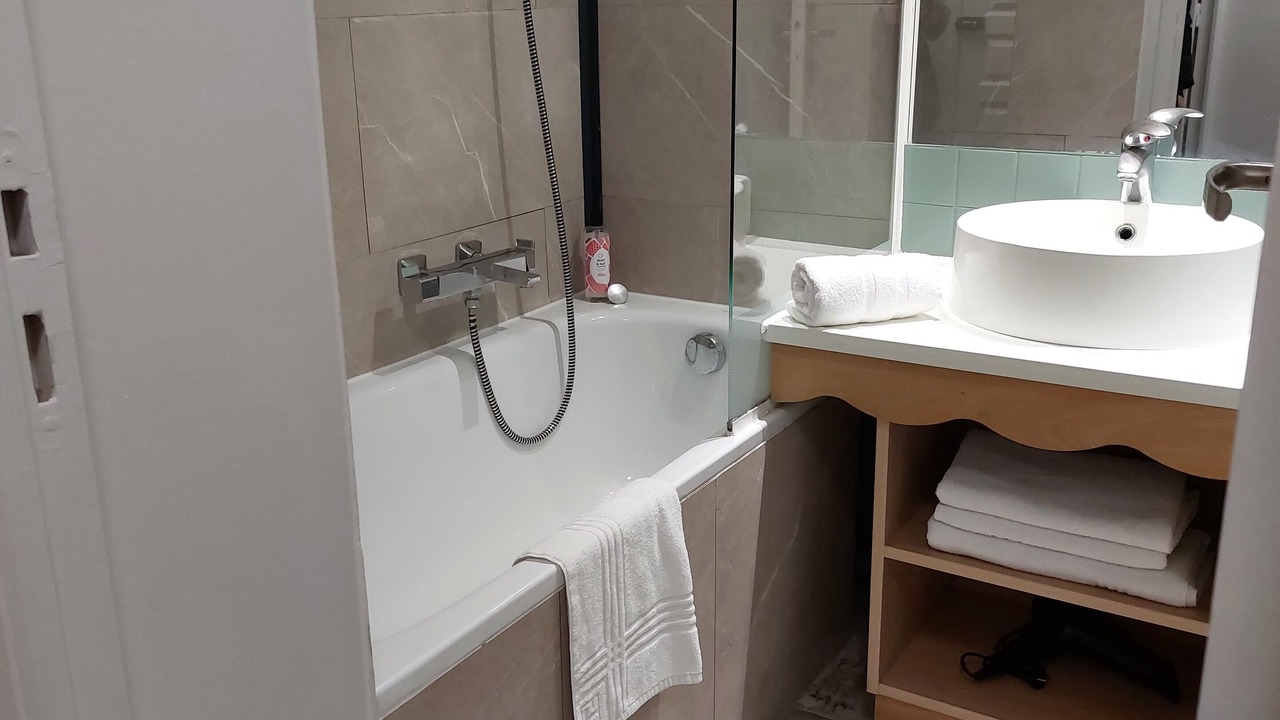 Photo of Bathroom in Serris