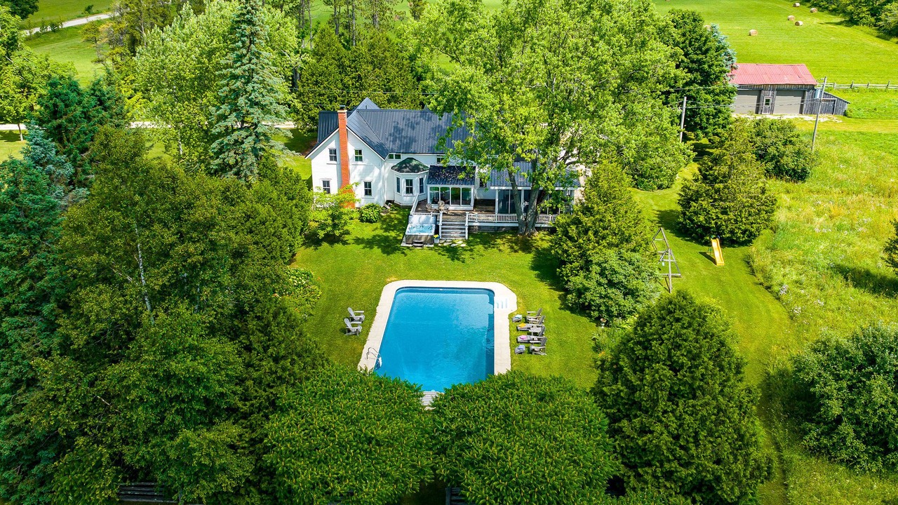 Photo of Outdoor in Grey Highlands