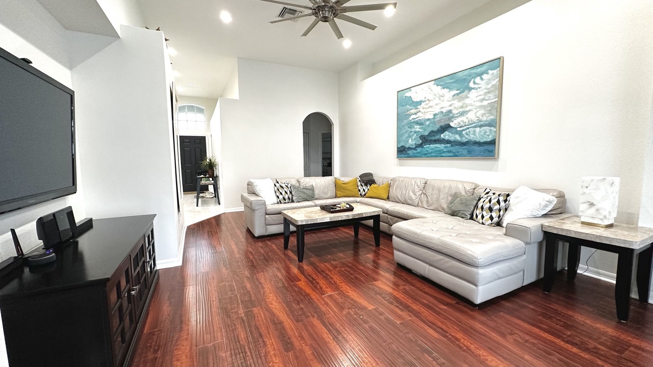 Photo of Livingroom in Haines City