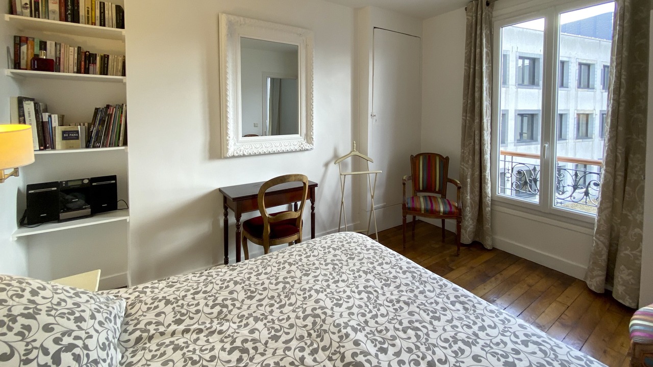 Photo of Bedroom in Saint-Ouen