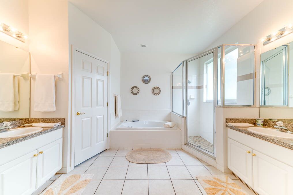 Photo of Bathroom in Sunset Lakes